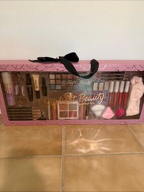 NIB Jasmine La Belle Ultimate Beauty 56- Piece Makeup Set in Pink and Gold